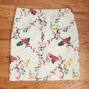 Women's skirt. Size M (6-8)